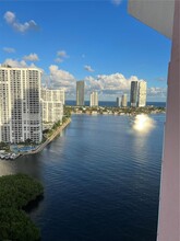 3370 Hidden Bay Dr, Unit 2006 in Aventura, FL - Building Photo - Building Photo