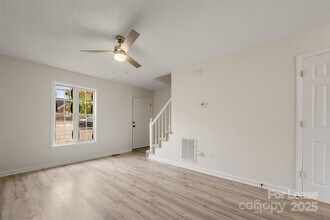 606 Bethpage Rd in Kannapolis, NC - Foto de edificio - Building Photo