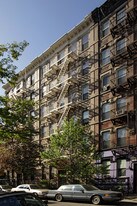 274 E 7th St in New York, NY - Building Photo