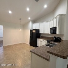 12045 Sands Pointe Ct in Macclenny, FL - Building Photo - Building Photo