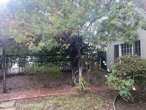 1612 N Genesee Ave in Los Angeles, CA - Building Photo - Building Photo