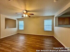 107 Cindy Lou Dr in San Antonio, TX - Building Photo - Building Photo