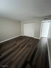3705 Country Club Blvd in Cape Coral, FL - Foto de edificio - Building Photo