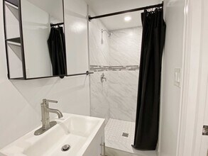 3009 Vancouver Ave in San Diego, CA - Building Photo - Building Photo