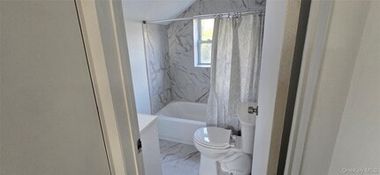 84 Pleasure Ave in Lake Ronkonkoma, NY - Building Photo - Building Photo