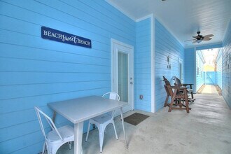 2212 TX-361 in Port Aransas, TX - Building Photo - Building Photo