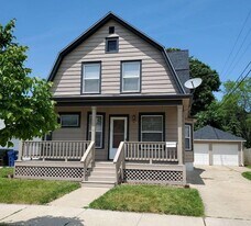 1116 Yout St in Racine, WI - Building Photo