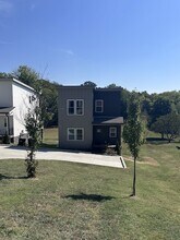 1008 Fontaine Dr, Unit 3 in Goodlettsville, TN - Foto de edificio - Building Photo