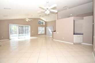 11 Deerfield Ct in Palm Coast, FL - Foto de edificio - Building Photo