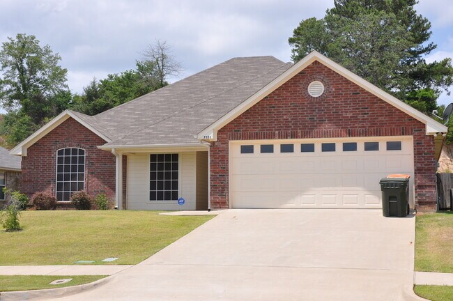 7351 Rockpoint Ln in Tyler, TX - Building Photo - Building Photo