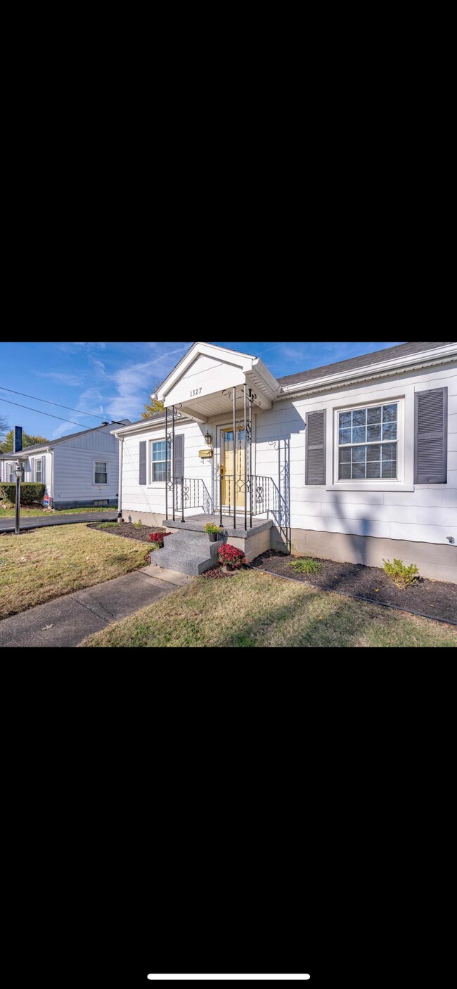 1327 S Main St in Henderson, KY - Building Photo - Building Photo