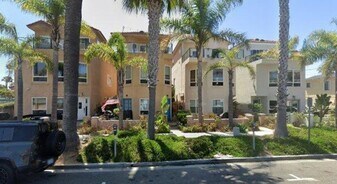 211 Windward Way in Oceanside, CA - Building Photo