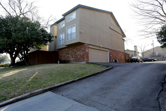 Calais Slopes Condos in Dallas, TX - Building Photo - Building Photo