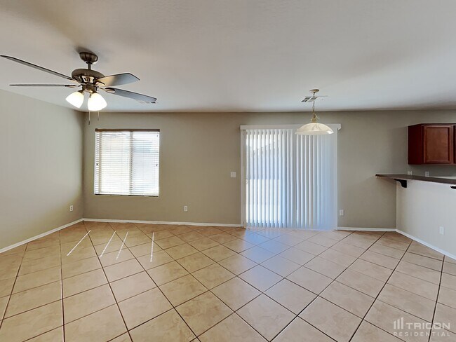 7351 W Alicia Dr in Phoenix, AZ - Building Photo - Building Photo