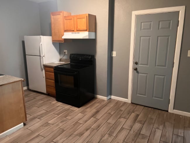 307 W 3rd St in Muscatine, IA - Building Photo - Building Photo