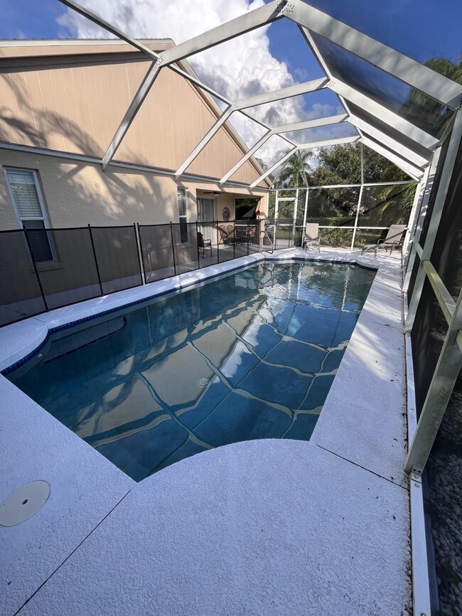 4640 Sanibel Way in Bradenton, FL - Building Photo - Building Photo