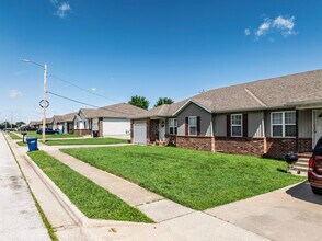 1502 E Kerr St in Springfield, MO - Building Photo - Building Photo