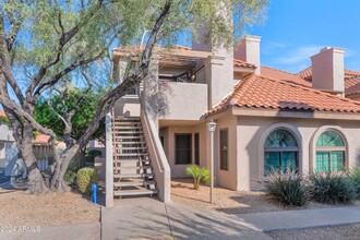 1211 N Miller Rd in Scottsdale, AZ - Foto de edificio - Building Photo