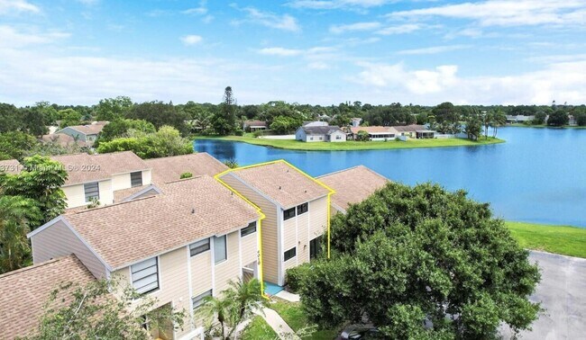 402 Lakewood Ct in Jupiter, FL - Building Photo - Building Photo