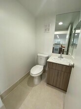 18335 NW 68th Ave, Unit 790-320 in Hialeah, FL - Building Photo - Building Photo