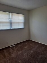 2037 Driftwood Ln in Pueblo, CO - Building Photo - Building Photo