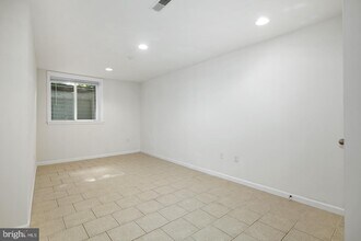 330 N Preston St-Unit -LOWER UNIT in Philadelphia, PA - Building Photo - Building Photo