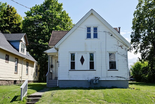 257 Alphonse St in Rochester, NY - Building Photo - Building Photo