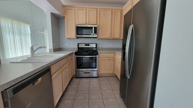 609 Prestwick Ln in Wheeling, IL - Building Photo - Building Photo