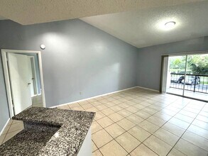 1924 Lake Atriums Cir in Orlando, FL - Building Photo - Building Photo