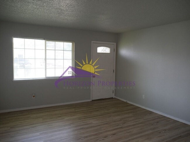 2801 Lerwick Rd in Sacramento, CA - Building Photo - Building Photo