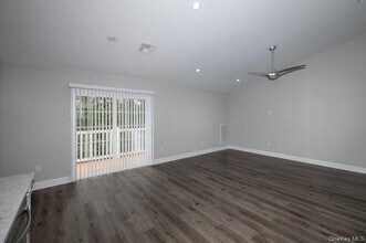 26 Sunlight Walk in Holbrook, NY - Building Photo - Building Photo