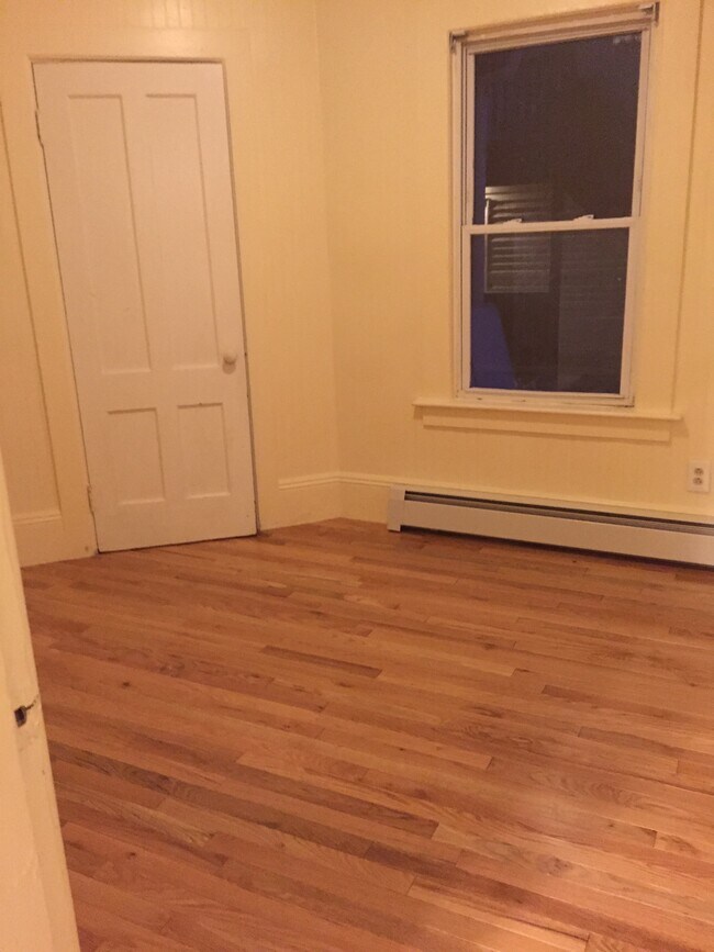 49 Asnuntuck St Rentals in Enfield, CT