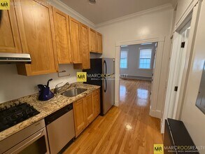 83 West Cedar St, Unit West Cedar St #A in Boston, MA - Building Photo - Building Photo