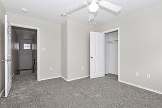 Westcreek Townhomes in San Antonio, TX - Building Photo - Building Photo