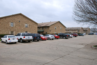 Wilmer Country Isle in Wilmer, TX - Foto de edificio - Building Photo