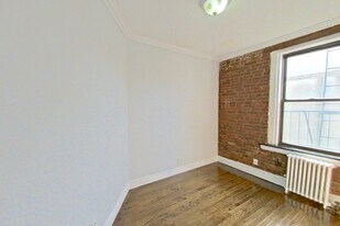 410 E 13th St, Unit 6E in New York, NY - Building Photo