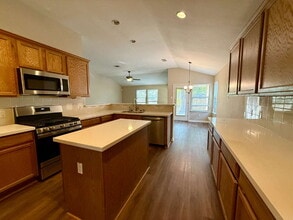 186 Fresno Springs in Buda, TX - Foto de edificio - Building Photo