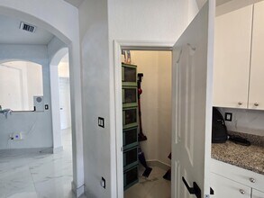 11500 NW 79th Ln in Medley, FL - Building Photo - Building Photo