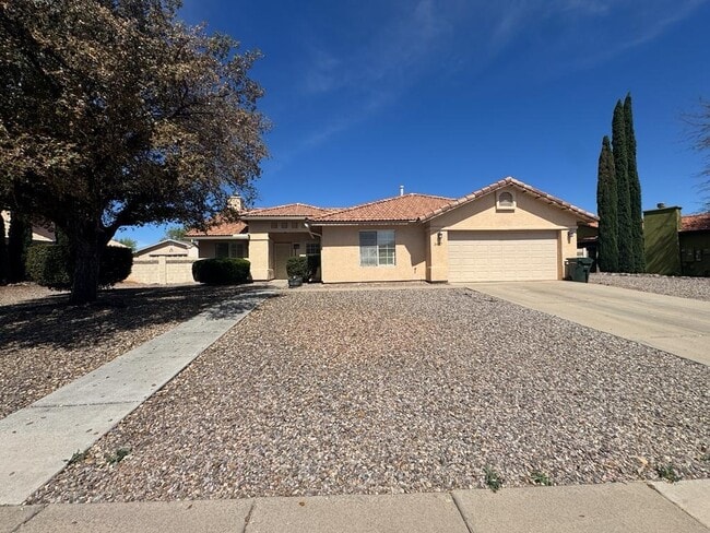 3817 Camino Arroyo in Sierra Vista, AZ - Building Photo - Building Photo