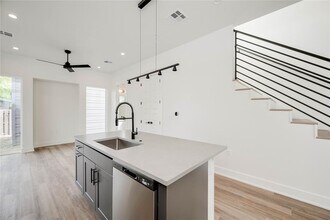 1310 Ruth Ave in Austin, TX - Building Photo - Building Photo