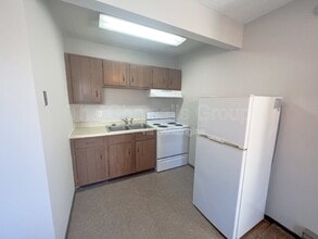 2402 Marquette Rd in Peru, IL - Building Photo - Building Photo