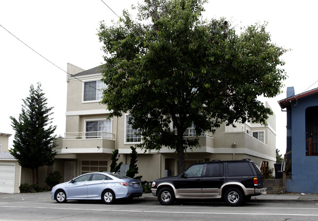 3073 Macarthur Blvd in Oakland, CA - Building Photo - Building Photo