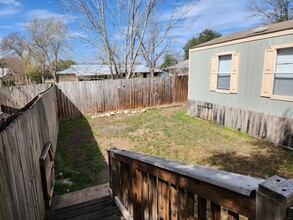 167 Beaumont St in Bandera, TX - Building Photo - Building Photo