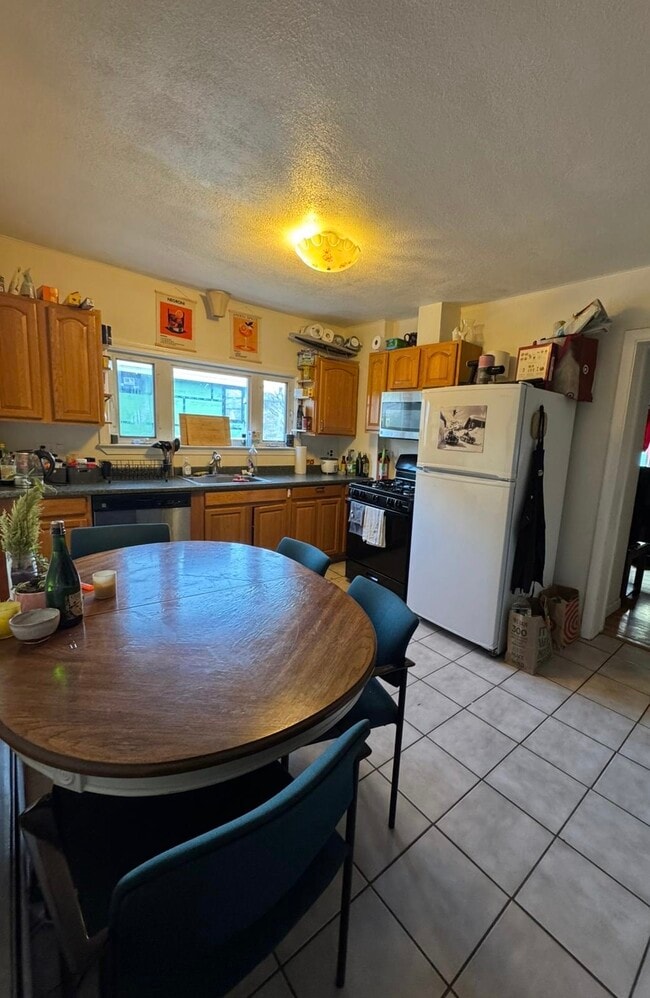 19 Hunting St, Unit 2