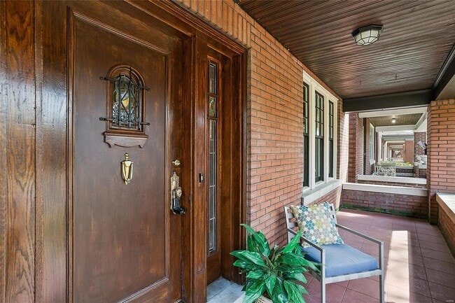 10 Lawn Pl in St. Louis, MO - Building Photo - Building Photo