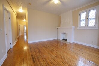 220 W Walnut St, Unit 4 in Kalamazoo, MI - Building Photo - Building Photo