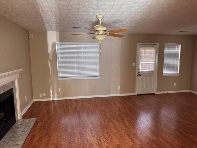 6446 River Park Dr in Riverdale, GA - Building Photo - Building Photo