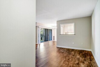 12215 Braxfield Ct in North Bethesda, MD - Building Photo - Building Photo