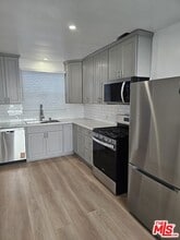 841 Haverford Ave in Los Angeles, CA - Building Photo - Building Photo