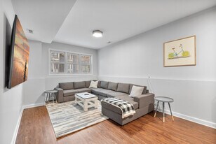 1044 N California Ave in Chicago, IL - Building Photo